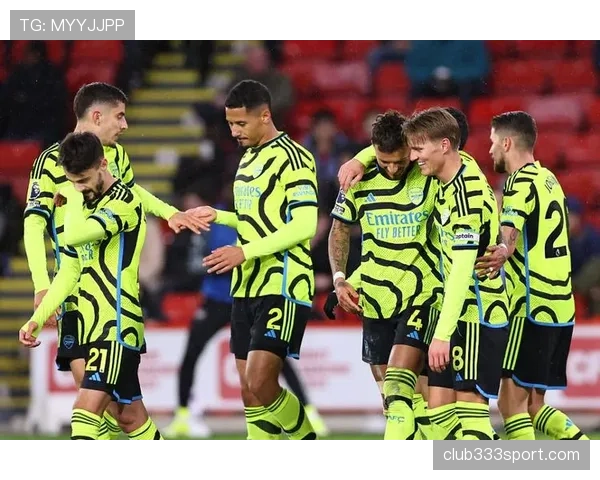 阿森纳近期阵容稳固展现防守韧性,联赛稳定进步缓解争冠压力 阿森纳近期阵容稳固展现防守韧性,联赛稳定进步缓解争冠压力